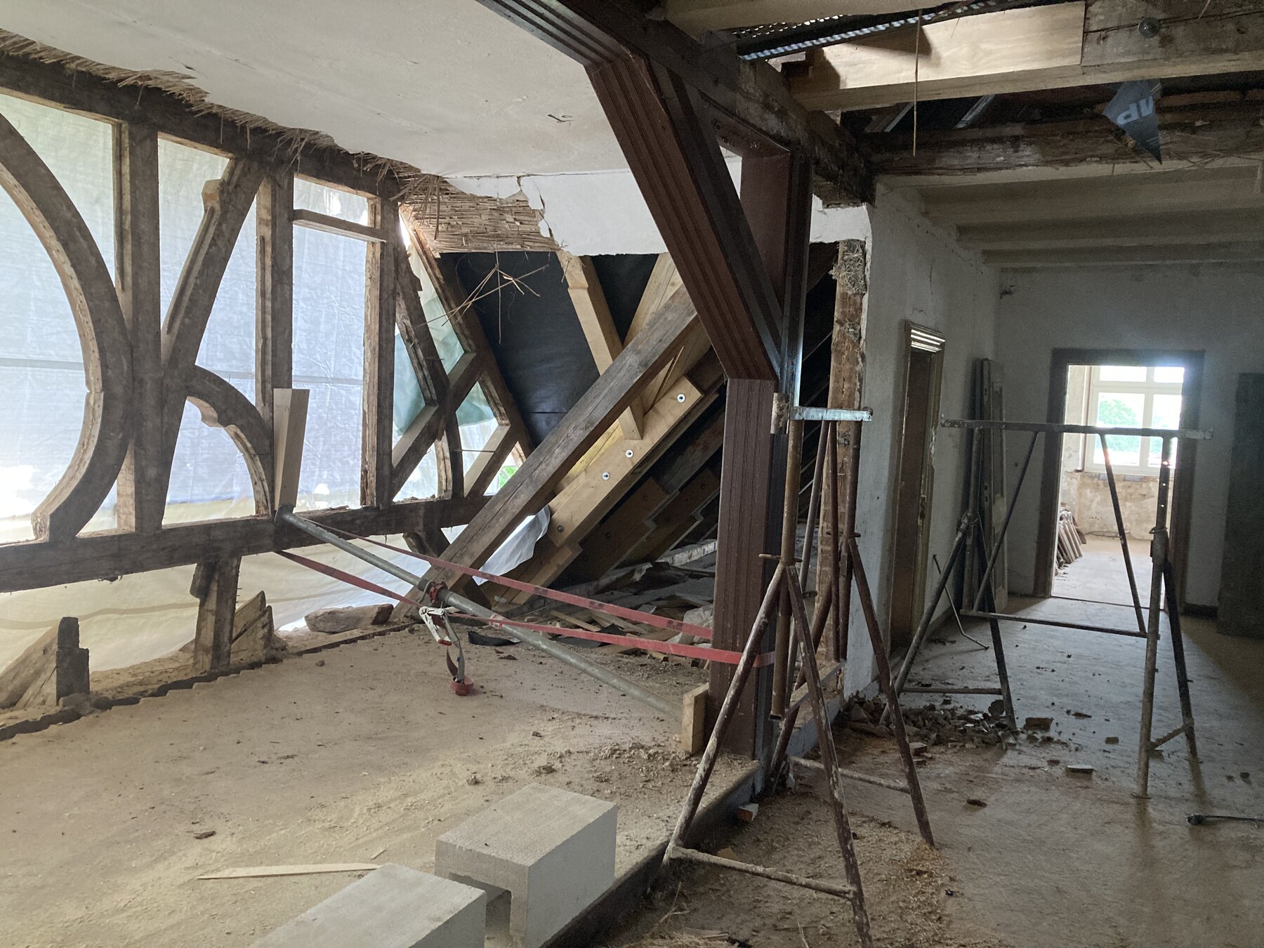 Bauphase im Andreashof Breechen — Dachstuhl und Fachwerk